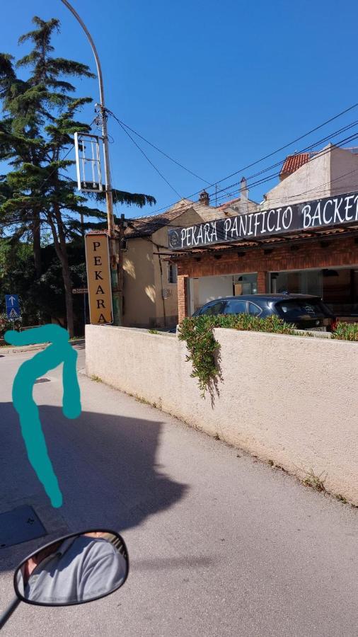 Apartman Kristina And Free Parking Mali Losinj Exterior photo